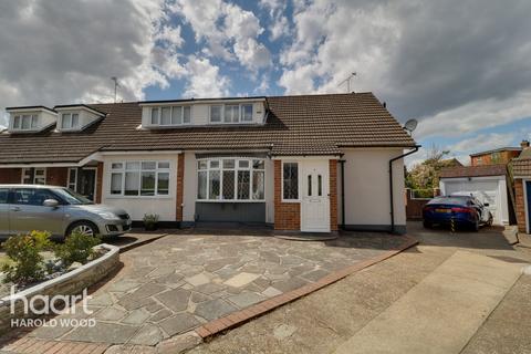 2 Cheveley Close, Romford, RM3 0EU