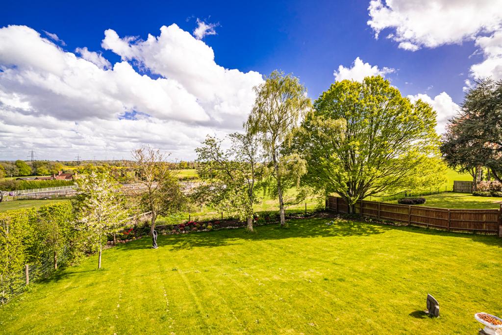 Claremont House, Upper Basildon, RG8 5 bed detached house £2,500,000