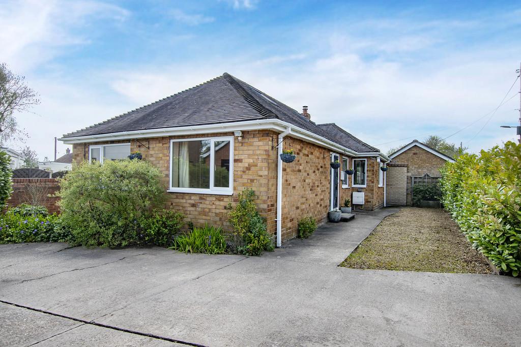 Brook Lane, Scawby Brook, Brigg 3 bed detached bungalow £325,000