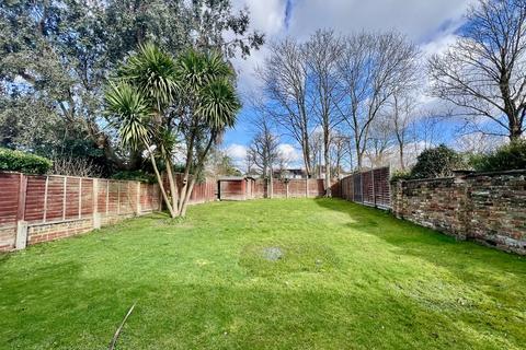 5 bedroom semi-detached house to rent, Cecil Park, Pinner HA5