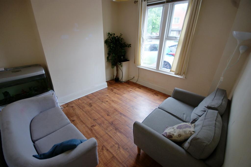 Peel Street, Lincoln 2 bed terraced house £575 pcm (£133 pw)