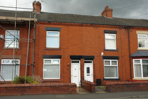 18 Eaves Lane, Chadderton, Oldham, OL9 8RG