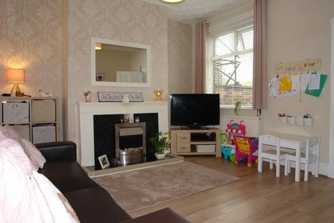 18 Eaves Lane, Chadderton, Oldham, OL9 8RG