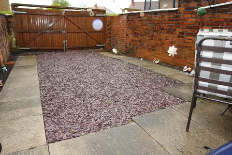18 Eaves Lane, Chadderton, Oldham, OL9 8RG