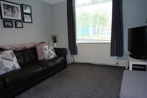18 Eaves Lane, Chadderton, Oldham, OL9 8RG