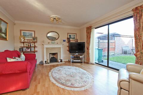 10 Delves, Tadworth, KT20 5UF