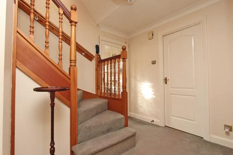 10 Delves, Tadworth, KT20 5UF