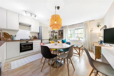 1 bedroom flat for sale, Scott Avenue, SW15