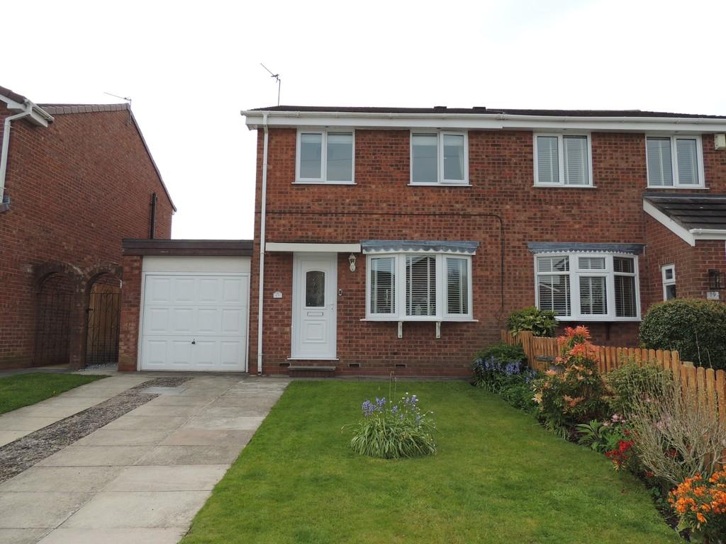 Cartmel Close, Winsford 3 bed semidetached house £185,000