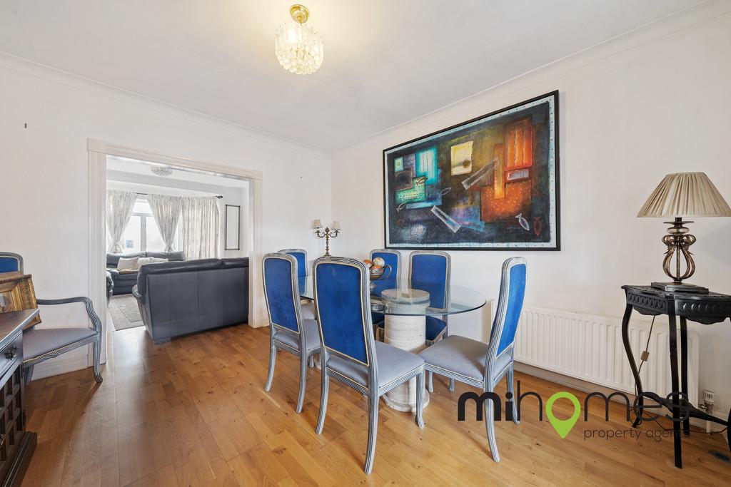 Exeter Road, Southgate, N14 5 bed semidetached house £800,000