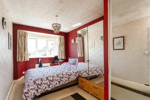 112 Elmcroft Avenue, London, E11 2DB