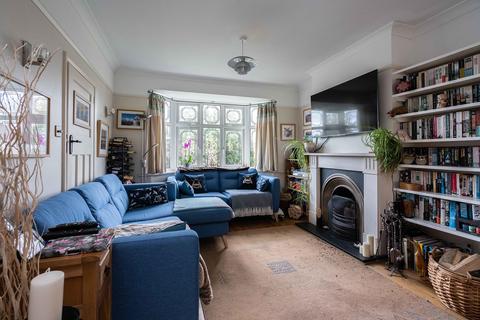 74 Fairfield Drive, Dorking, RH4 1JJ