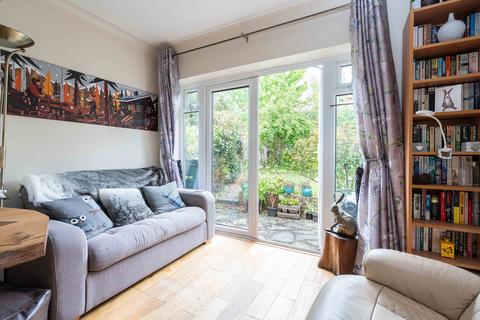 74 Fairfield Drive, Dorking, RH4 1JJ