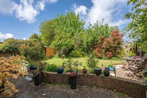 74 Fairfield Drive, Dorking, RH4 1JJ