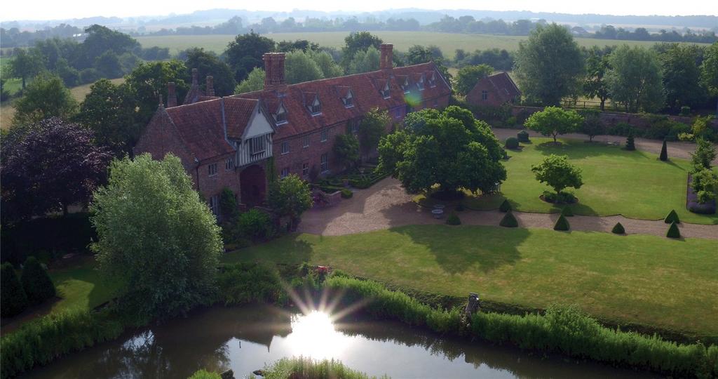 Hales Hall Lane, Hales Green, Norwich, Norfolk, NR14 7 bed detached