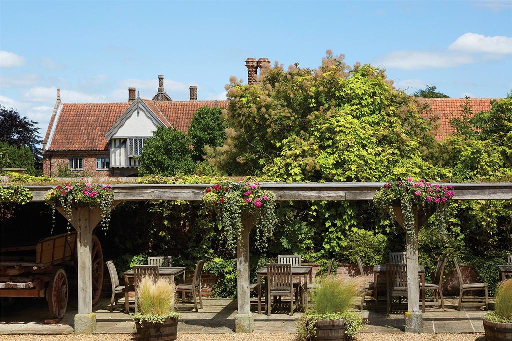 Hales Hall Grounds