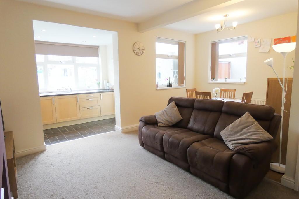 Glenmead Road, Great Barr, Birmingham 3 bed semidetached house £210,000