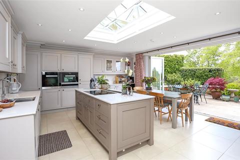 1 Connaught Square, Winchester, SO22 5QQ