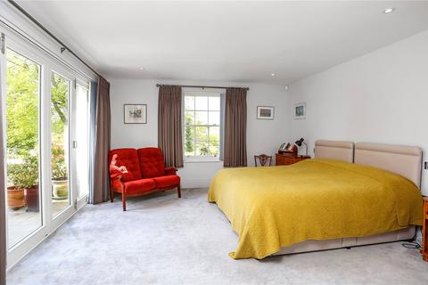 1 Connaught Square, Winchester, SO22 5QQ