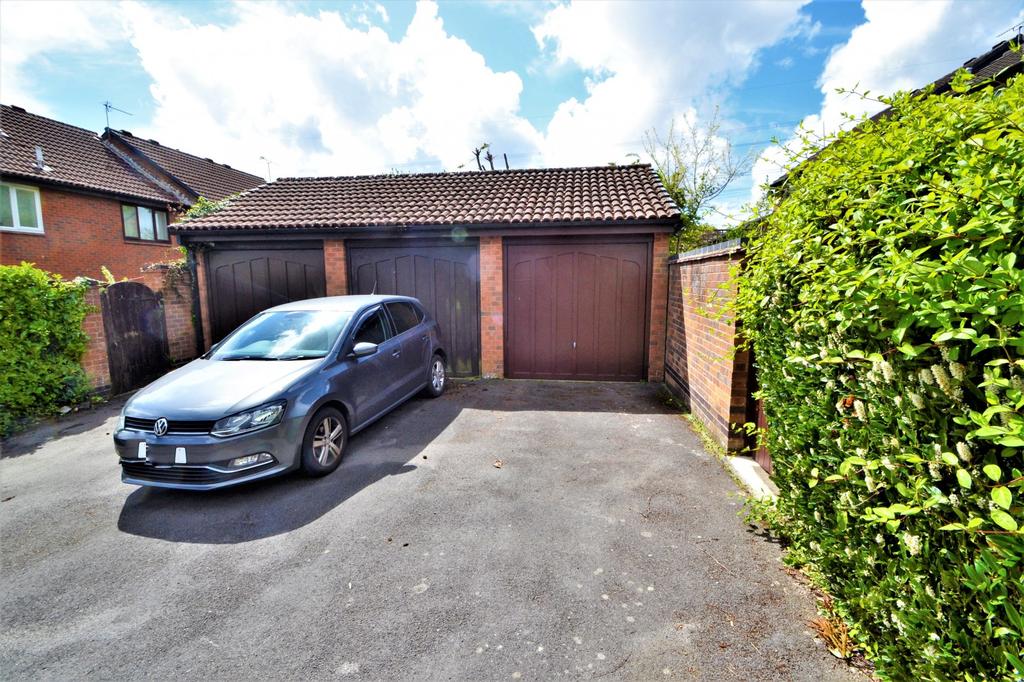 Garage & Parking