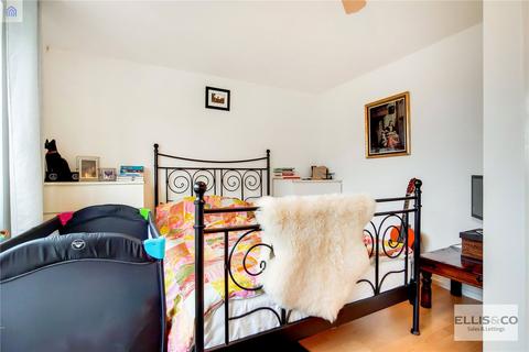 16 Swan Road, Southall, UB1 3JT