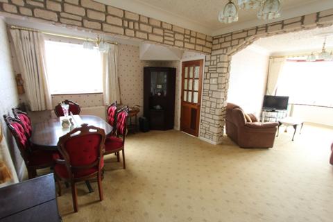 21 Lowlands Road, Aveley, South Ockendon, RM15 4ED
