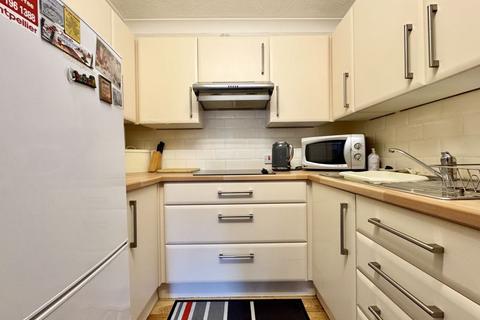 2 bedroom retirement property for sale, Tudor Court, Midland Drive, Sutton Coldfield, B72 1TU