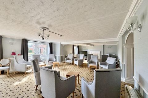 2 bedroom retirement property for sale, Tudor Court, Midland Drive, Sutton Coldfield, B72 1TU