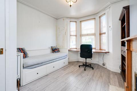 10 Popes Lane, London, W5 4NA