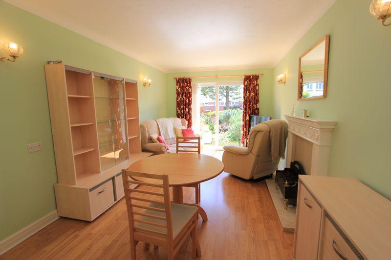 Penrhyn Avenue, Rhos on Sea 2 bed retirement property £139,950
