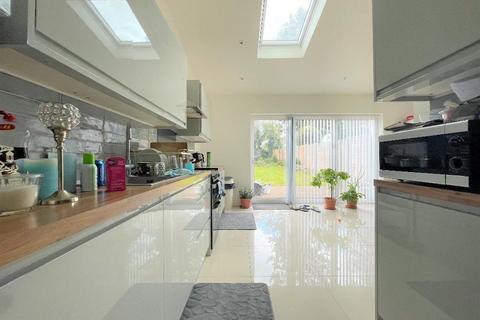 undefined, Alexandra Avenue, Luton, Bedfordshire, LU3 1HE