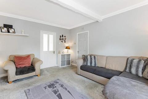 135 Robroyston Road, Glasgow, G33 1JL