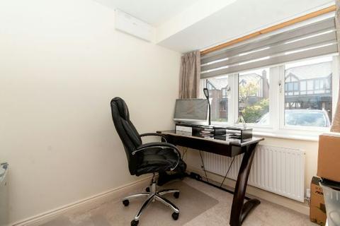 4 Birchtree Close, Bowdon, Altrincham, WA14 3PP