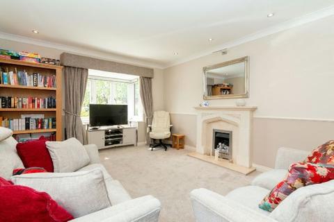 4 Birchtree Close, Bowdon, Altrincham, WA14 3PP