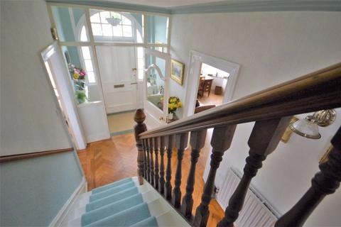 2 Mostyn Square, Parkgate, Neston, CH64 6SL