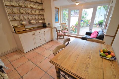 2 Mostyn Square, Parkgate, Neston, CH64 6SL