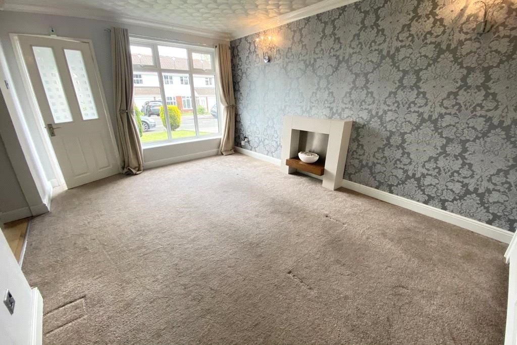 Lowfield Close, Halesowen, B62 3 bed semidetached house £275,000