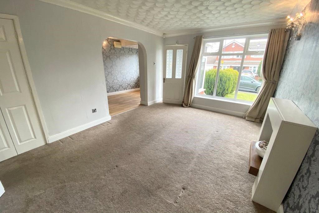 Lowfield Close, Halesowen, B62 3 bed semidetached house £275,000