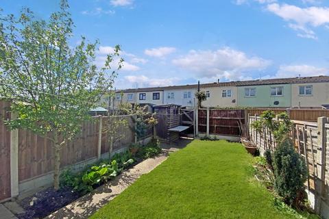 11 Larkspur Close, South Ockendon, RM15 6JQ