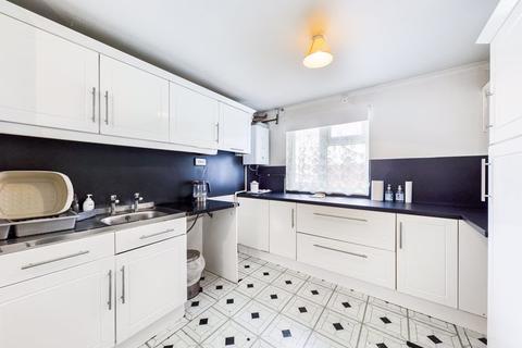 11 Larkspur Close, South Ockendon, RM15 6JQ