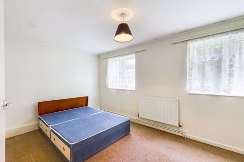 11 Larkspur Close, South Ockendon, RM15 6JQ