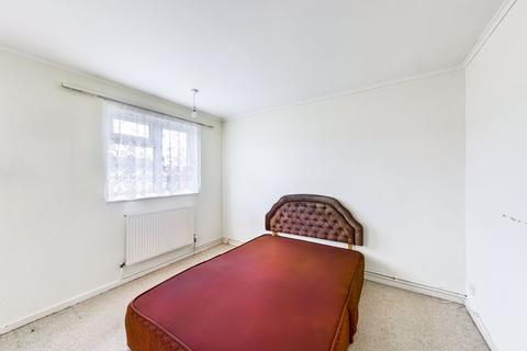 11 Larkspur Close, South Ockendon, RM15 6JQ