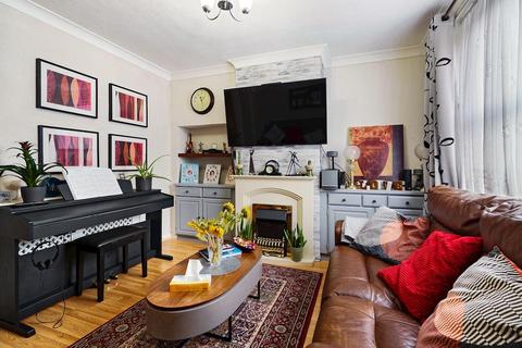 16 Kelso Road, Carshalton, SM5 1AP