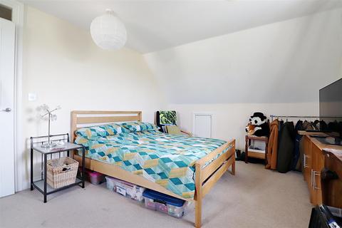 5 Mountside Close, Northfleet, Gravesend, DA11 9FD