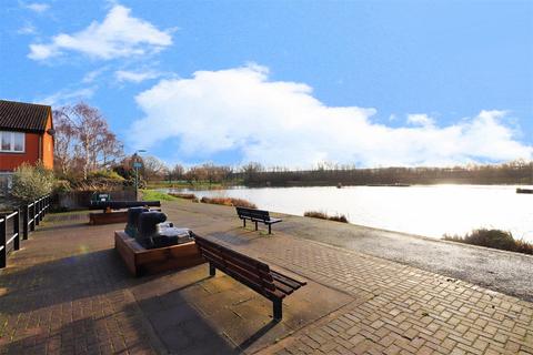 60 Epstein Road, London, SE28 8EJ