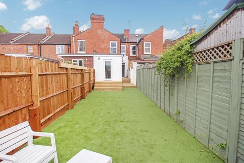 39 Lakin Road, Warwick, CV34 5BU