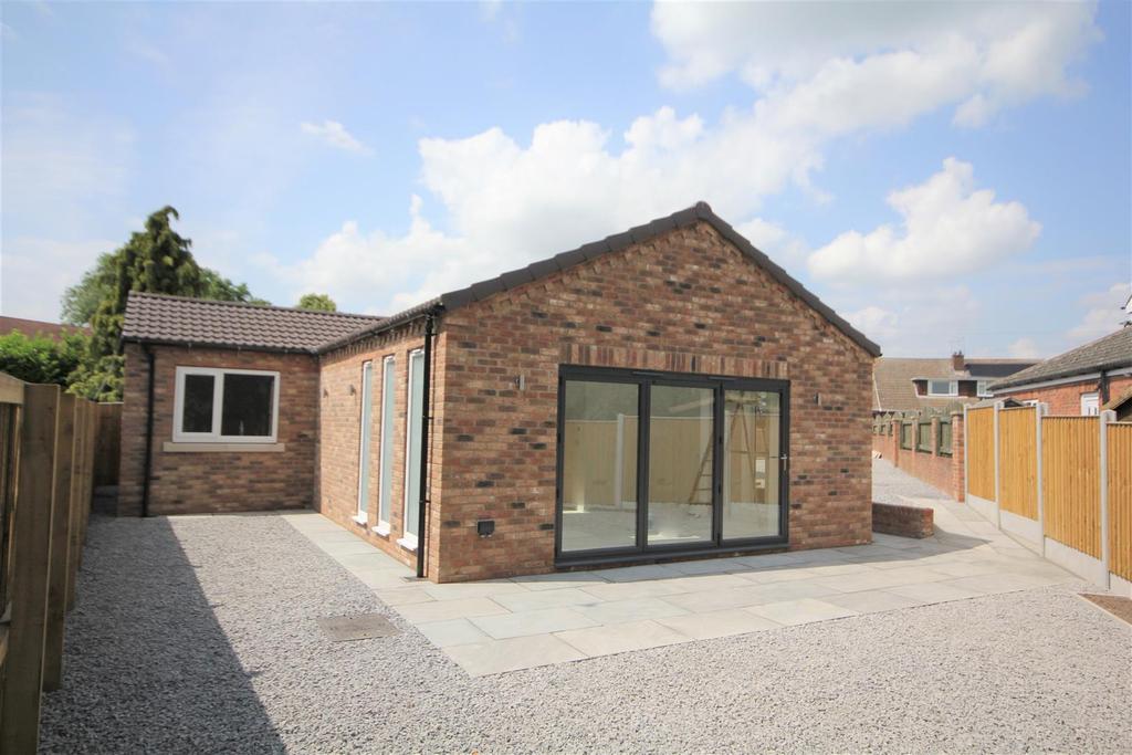 York Street, Dunnington, York, YO19 3 bed detached bungalow for sale