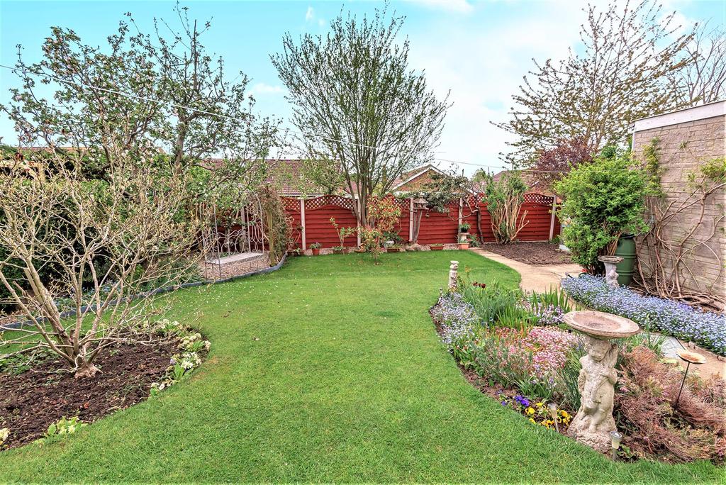 65, Ruffa Lane, Pickering, North Yorkshire, YO18 7HN 3 bed detached