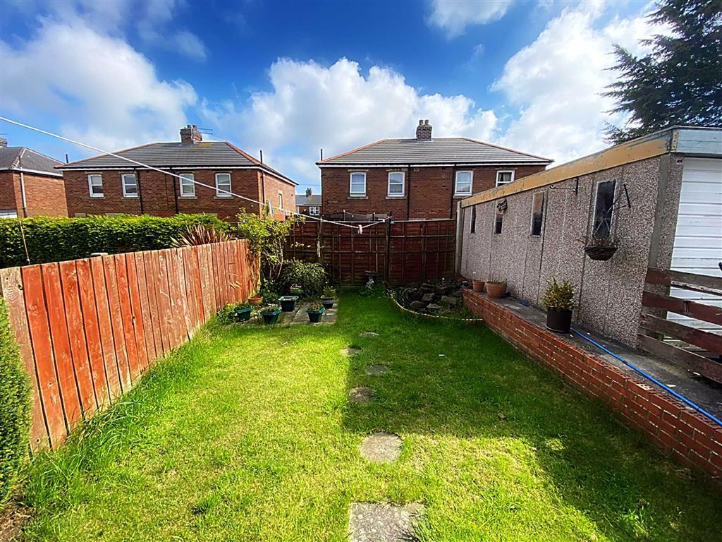 Tynemouth Road, Howdon, Wallsend, NE28 3 bed semidetached house £125,000