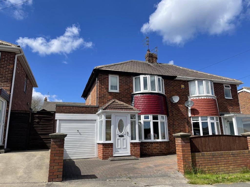 Alston Crescent, Seaburn Dene... 2 bed semidetached house £179,950